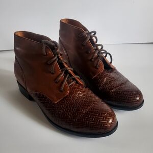 Vintage Ariat Brown Leather Chukka Boots Crosshatch Size 7B